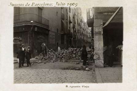 une barricade durant la semaine tragique 