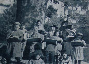 groupe d'élèves de l'école ferrer de lausanne