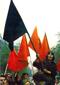 drapeau noir mai 68