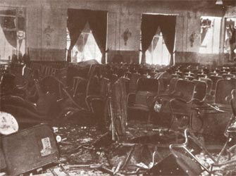 intérieur du théâtre Diana après l'explosion